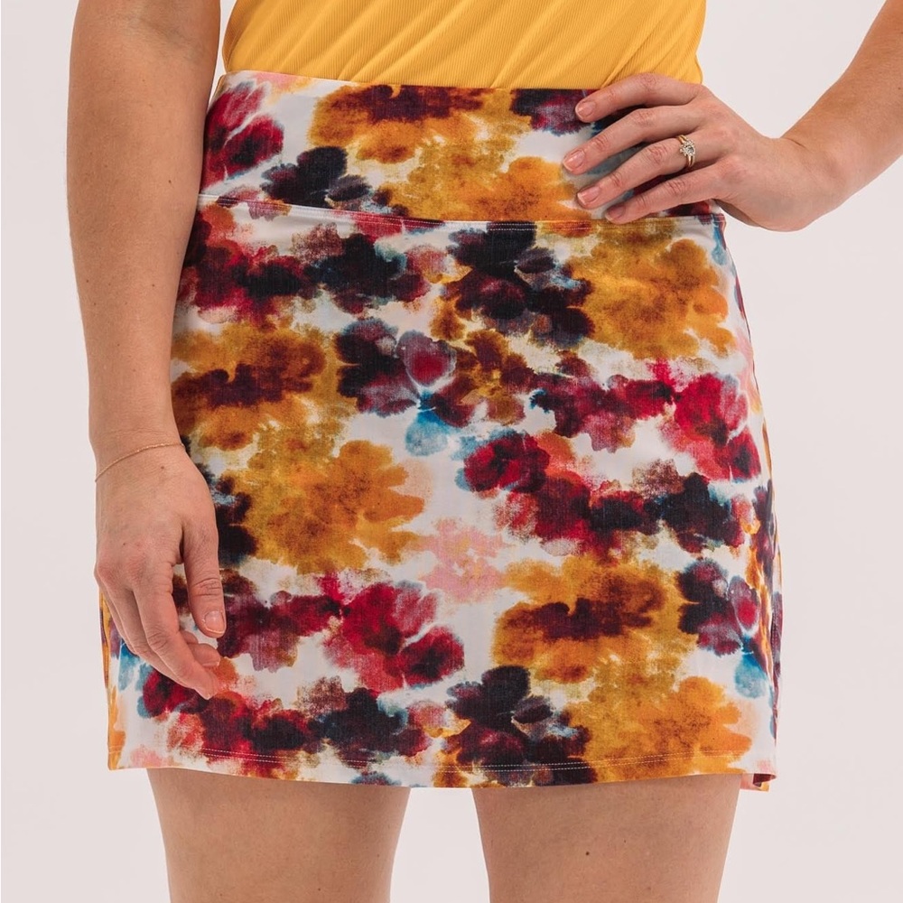 NWOT Foray Golf Abstract Floral Skort - Size Medium